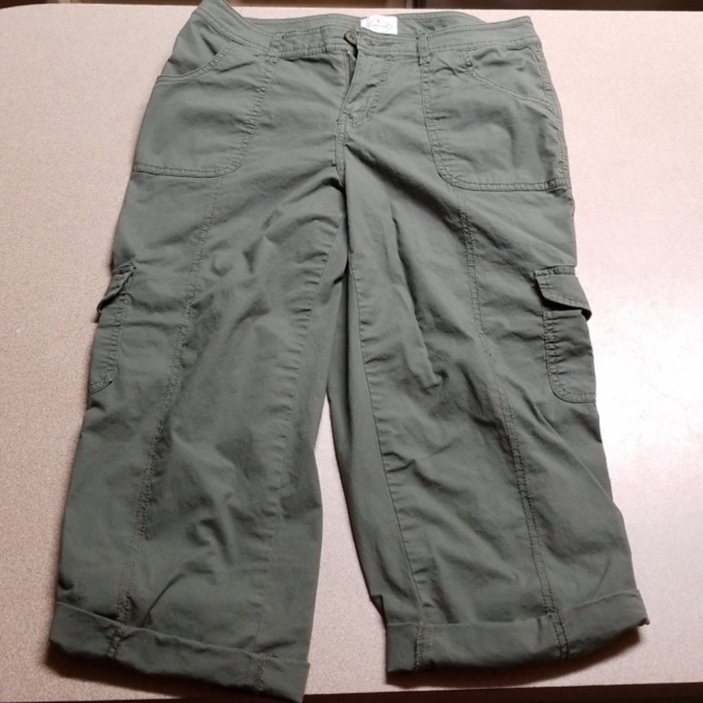 St. John's Bay 6P cargo pants